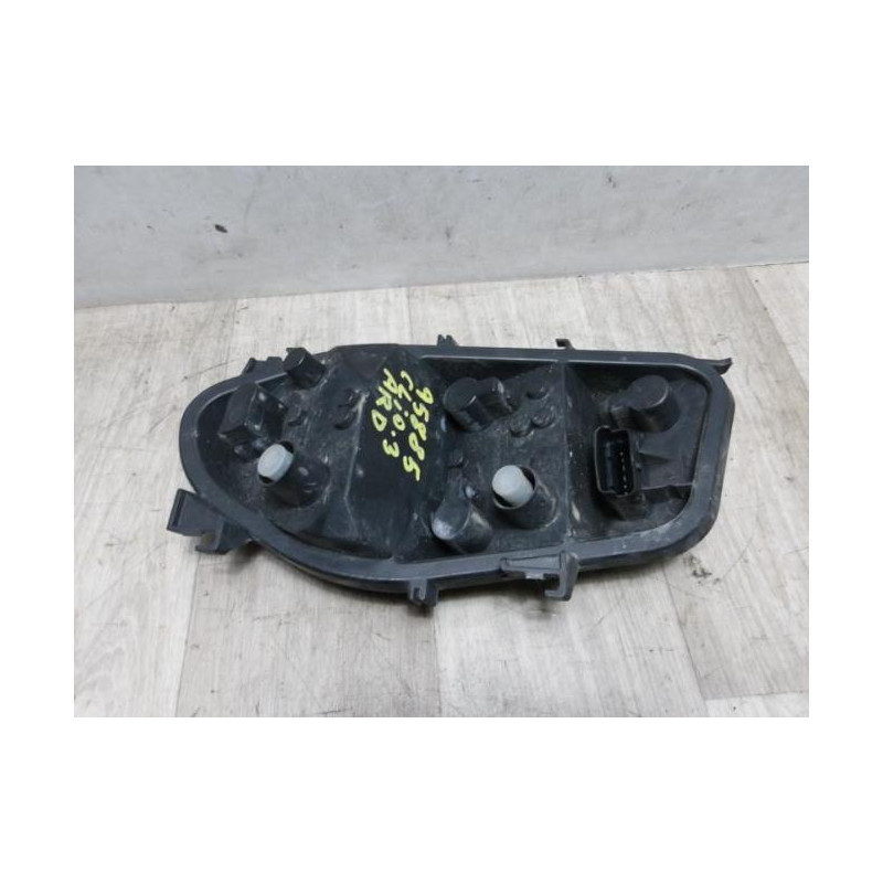 Platine feu arriere droit RENAULT CLIO 3 PHASE 1 d’occasion