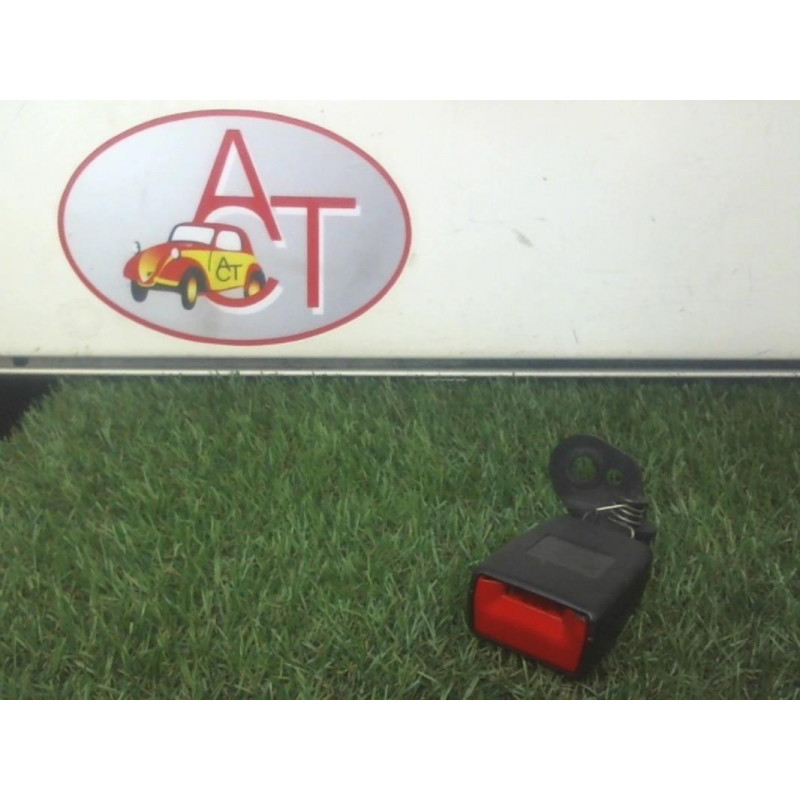 Attache ceinture arriere gauche VOLKSWAGEN PASSAT VI (3C2/362) d’occasion