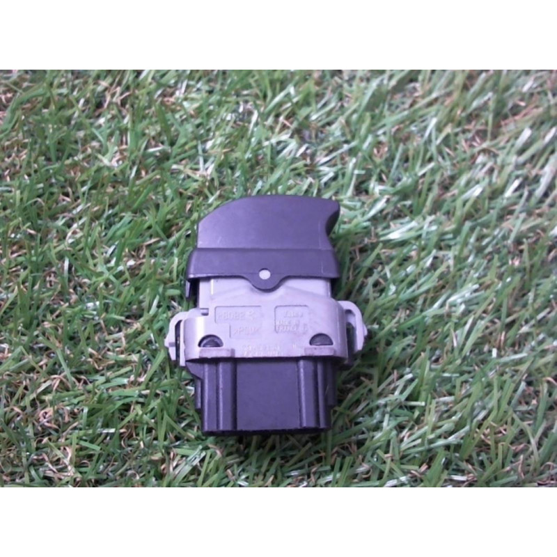 Interrupteur de leve vitre arriere gauche RENAULT LAGUNA II PHASE 1 d’occasion