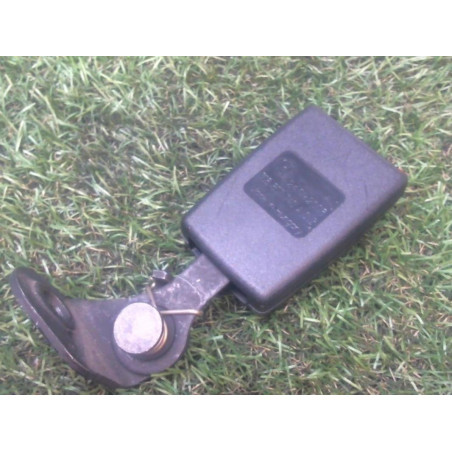 Attache ceinture arriere droit VOLKSWAGEN PASSAT VI (3C2/362) d’occasion