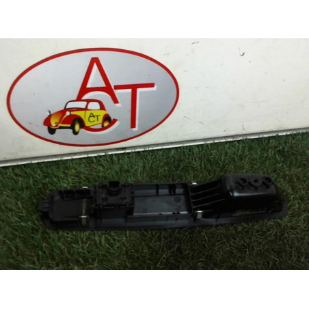 Interrupteur de leve vitre avant droit RENAULT MEGANE III PHASE 1 d’occasion