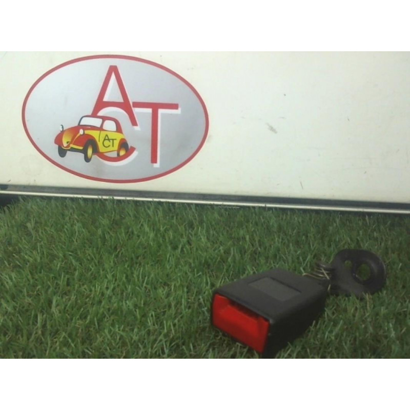 Attache ceinture arriere droit VOLKSWAGEN PASSAT VI (3C2/362) d’occasion