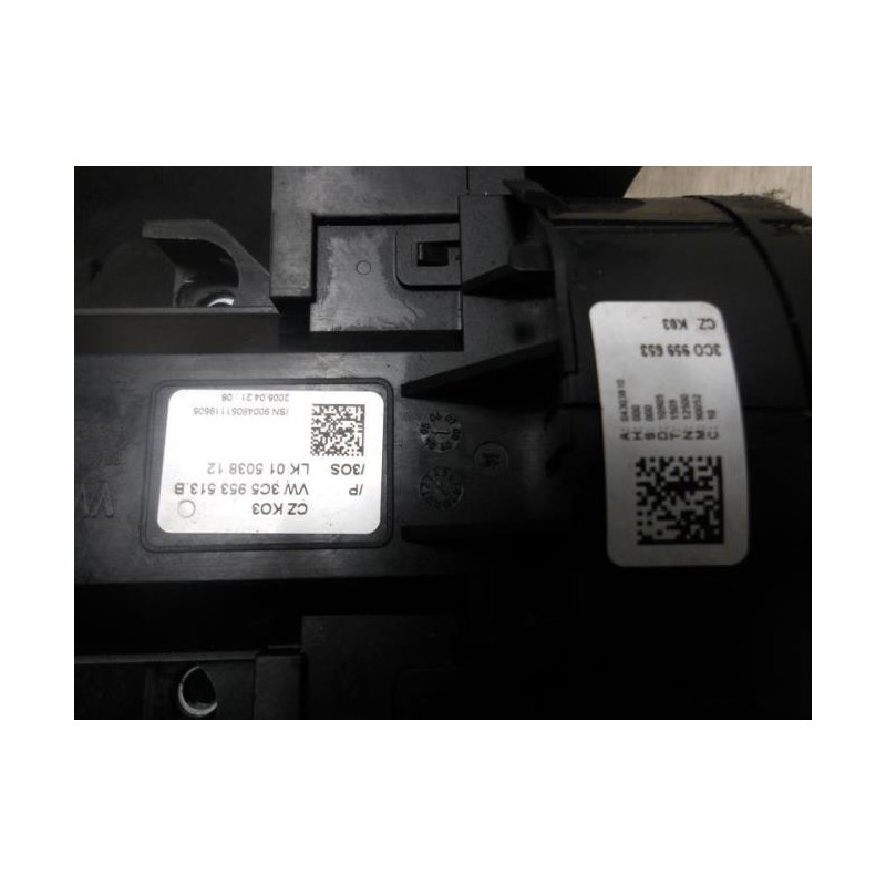 Com (Bloc Contacteur Tournant+Commodo Essuie Glace+Commodo Phare) VOLKSWAGEN PASSAT 5 d’occasion