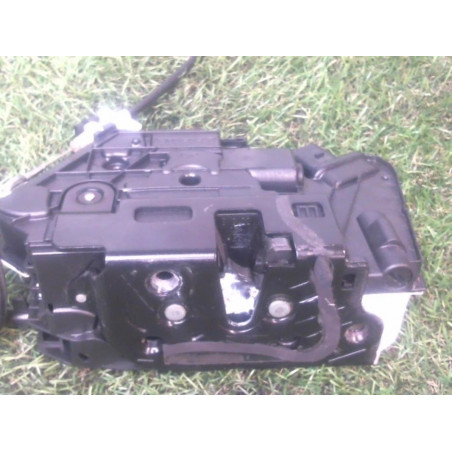 Serrure avant droit VOLKSWAGEN PASSAT VI (3C2/362) d’occasion