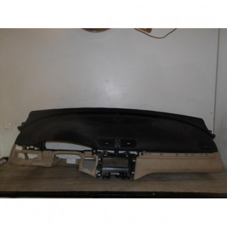 Tableau de bord VOLKSWAGEN PASSAT 5 d’occasion