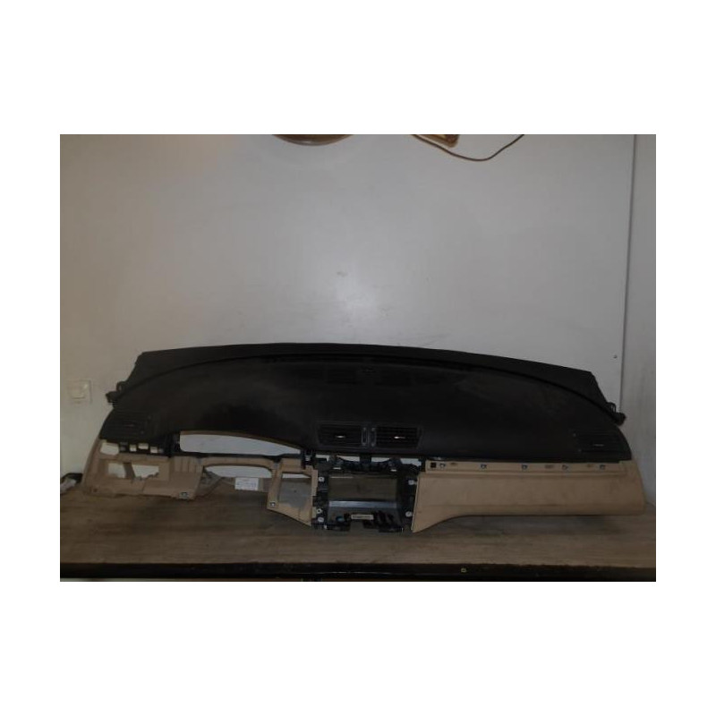 Tableau de bord VOLKSWAGEN PASSAT 5 d’occasion