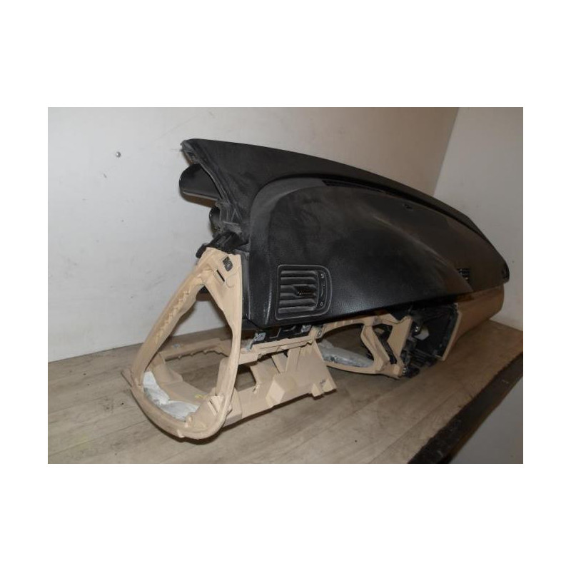 Tableau de bord VOLKSWAGEN PASSAT 5 d’occasion