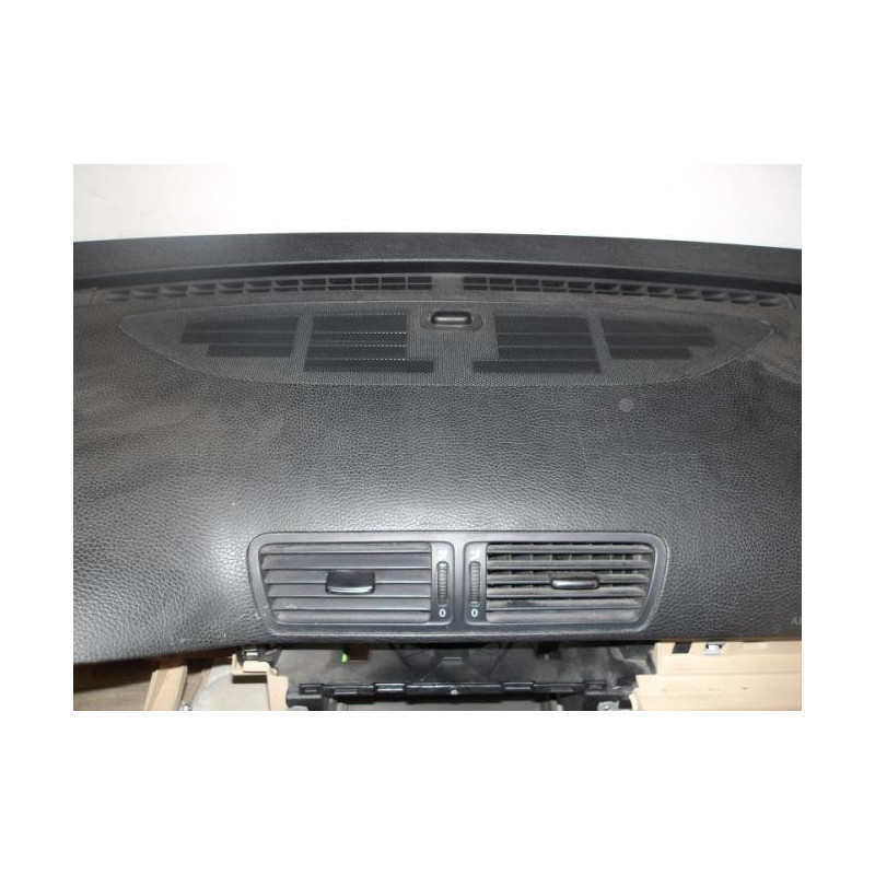 Tableau de bord VOLKSWAGEN PASSAT 5 d’occasion