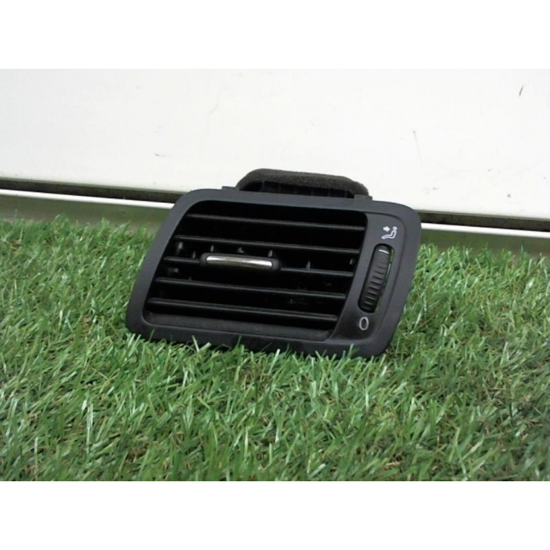 Aerateur tableau de bord avant gauche VOLKSWAGEN PASSAT VI (3C2/362) d’occasion