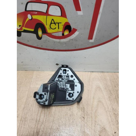 Platine feu arriere droit RENAULT CLIO 3 PHASE 1 BREAK d’occasion