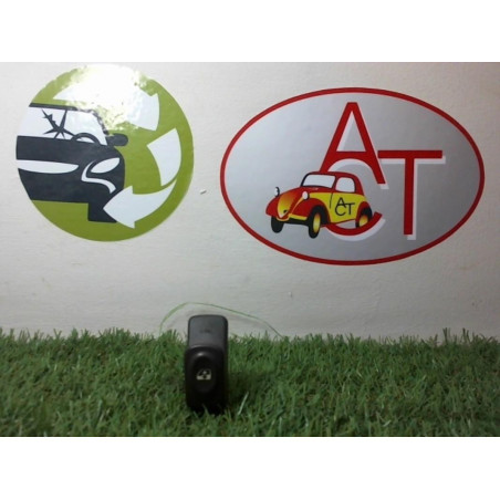 Interrupteur de leve vitre avant droit RENAULT CLIO II PHASE 1 d’occasion