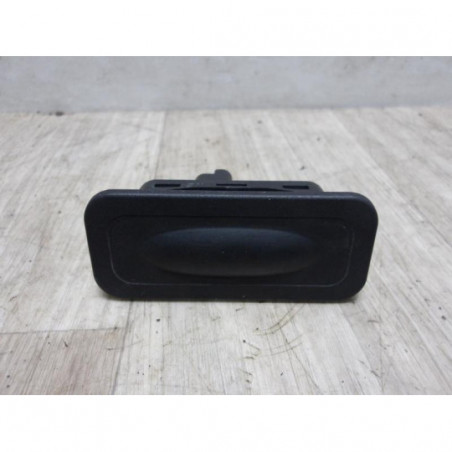 Bouton de coffre RENAULT  d’occasion