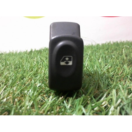 Interrupteur de leve vitre avant droit RENAULT CLIO II PHASE 1 d’occasion