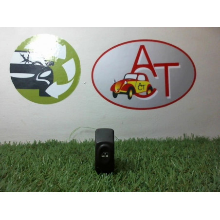 Interrupteur de leve vitre avant droit RENAULT CLIO II PHASE 1 d’occasion