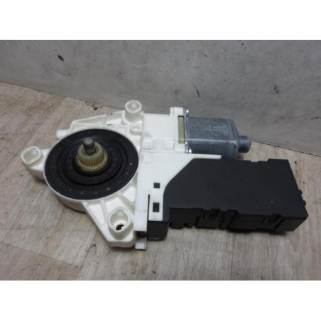 Moteur leve vitre avant droit PEUGEOT 407 PHASE 1 BREAK d’occasion