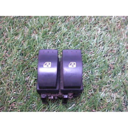 Interrupteur de leve vitre avant droit RENAULT CLIO II PHASE 2 d’occasion