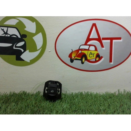 Interrupteur de leve vitre arriere droit RENAULT VELSATIS PHASE 2 d’occasion