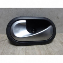 Poignee interieur avant gauche RENAULT CLIO 3 PHASE 1 d’occasion