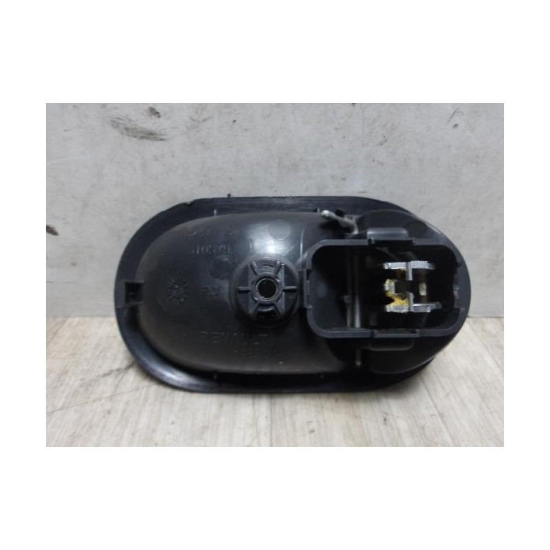 Poignee interieur avant gauche RENAULT CLIO 3 PHASE 1 d’occasion