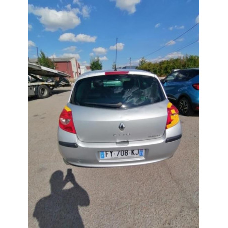 Poignee interieur avant gauche RENAULT CLIO 3 PHASE 1 d’occasion