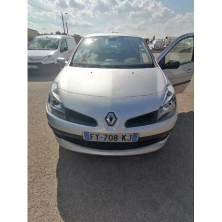 Poignee interieur avant gauche RENAULT CLIO 3 PHASE 1 d’occasion