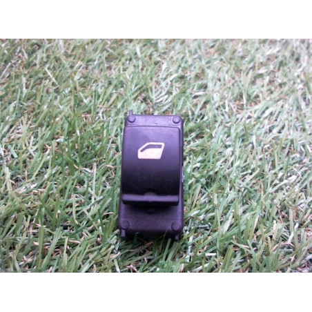 Interrupteur de leve vitre arriere droit PEUGEOT 5008 MONOSPACE (OA/OE) HDI d’occasion