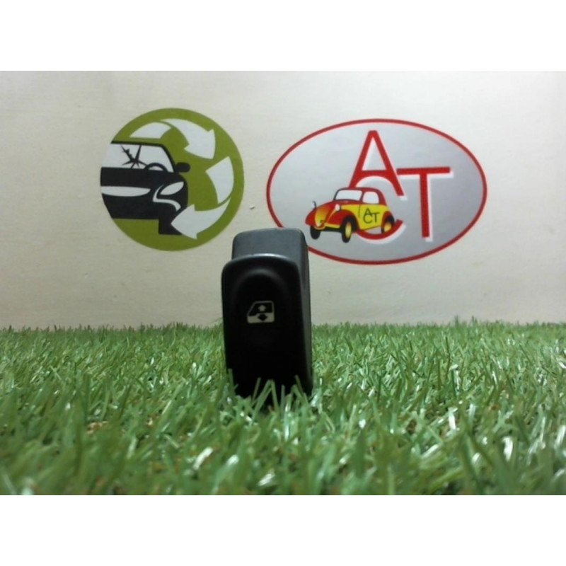 Interrupteur de leve vitre avant droit RENAULT MEGANE I PHASE 2 d’occasion