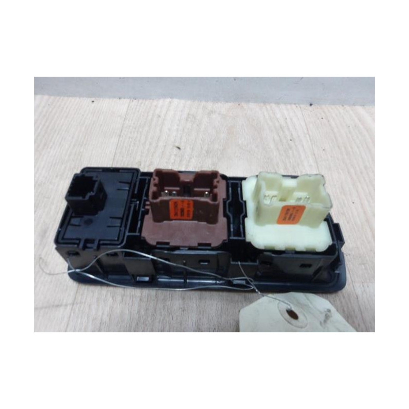 Interrupteur de leve vitre avant gauche DACIA LODGY PHASE 2 d’occasion