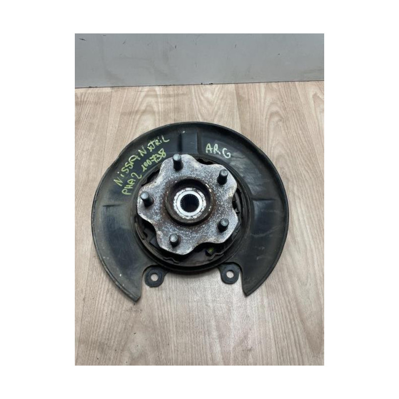 Fusee arriere gauche NISSAN X-TRAIL 2 PHASE 1 d’occasion