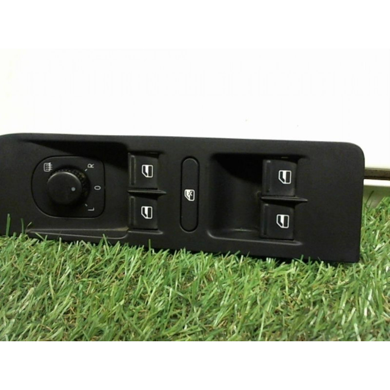 Interrupteur de leve vitre avant gauche VOLKSWAGEN PASSAT VI (3C2/362) d’occasion