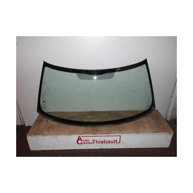 Pare brise MINI MINI 2 R56 PHASE 2 d’occasion