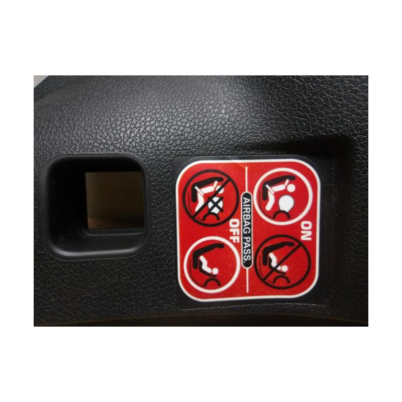 Garniture hayon PEUGEOT PARTNER 2 PHASE 1 d’occasion