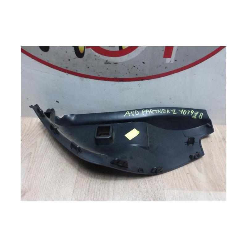 Garniture hayon PEUGEOT PARTNER 2 PHASE 1 d’occasion