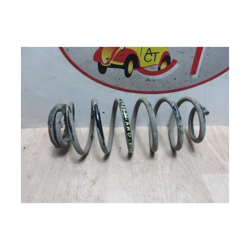 Ressort de suspension arriere droit TOYOTA AYGO 1 PHASE 2 d’occasion
