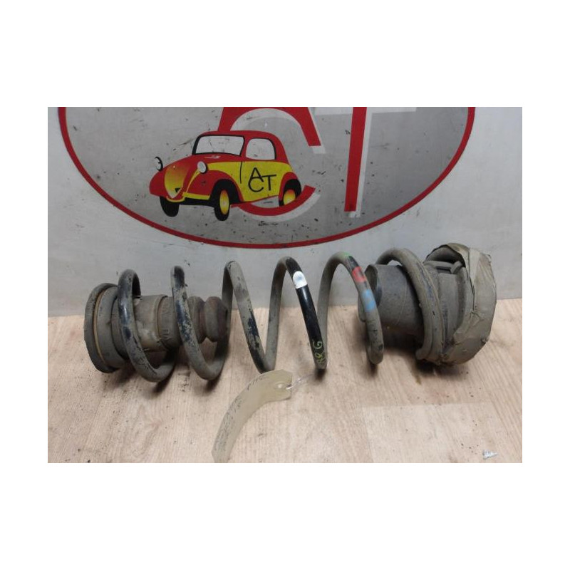 Ressort de suspension arriere droit PEUGEOT PARTNER 2 PHASE 1 d’occasion