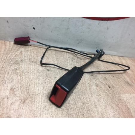 Attache ceinture avant droit FORD FIESTA 6 PHASE 1 d’occasion