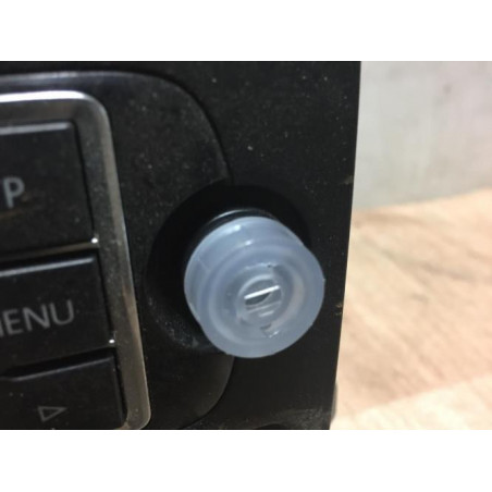 Autoradio d'origine VOLKSWAGEN POLO 5 PHASE 1 d’occasion