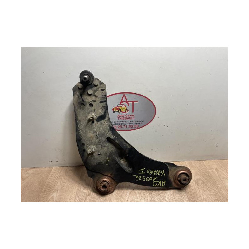 Triangle avant droit OPEL VIVARO 1 PHASE 1 d’occasion