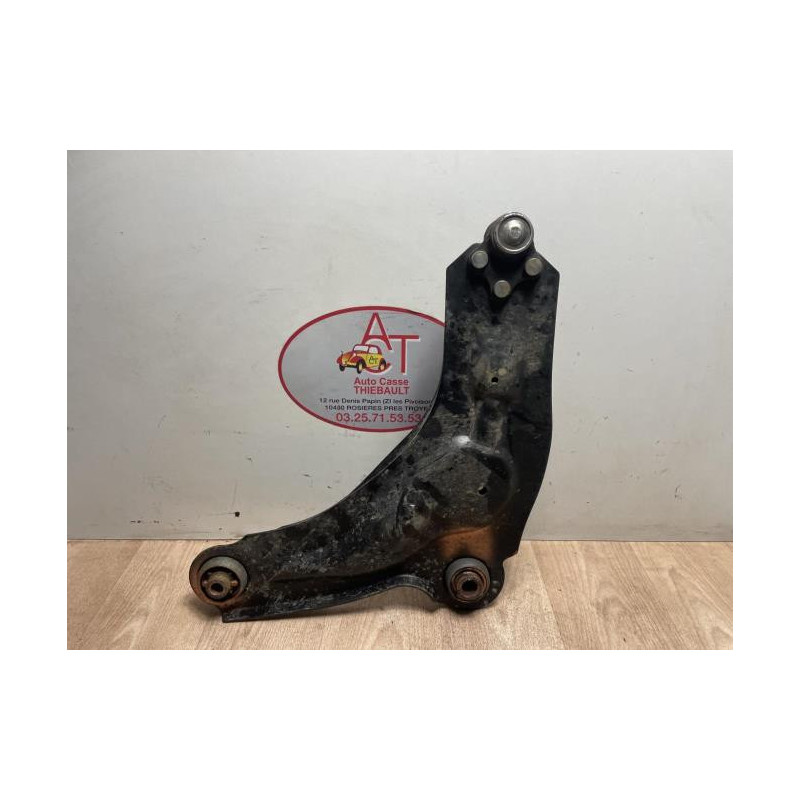 Triangle avant droit OPEL VIVARO 1 PHASE 1 d’occasion