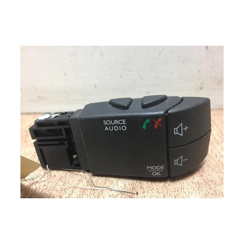 Commande autoradio RENAULT CLIO 4 PHASE 1 d’occasion