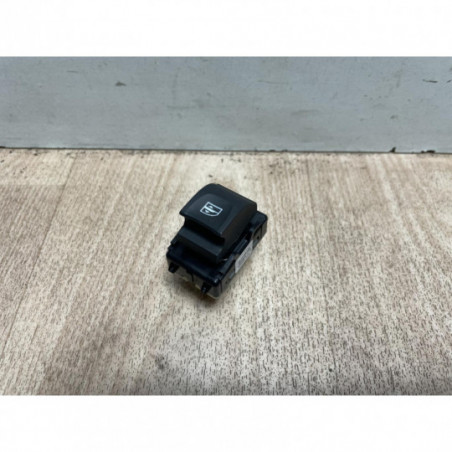 Interrupteur de leve vitre avant droit RENAULT CLIO 4 PHASE 1 d’occasion