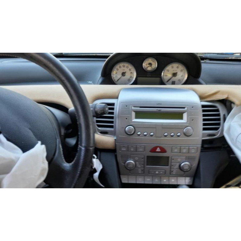 Enjoliveur anti brouillard LANCIA YPSILON 4 PHASE 2 d’occasion