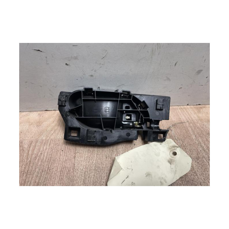 Poignee interieur arriere gauche PEUGEOT 208 1 PHASE 1 d’occasion