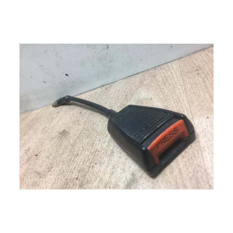 Attache ceinture avant droit AIXAM 325i d’occasion