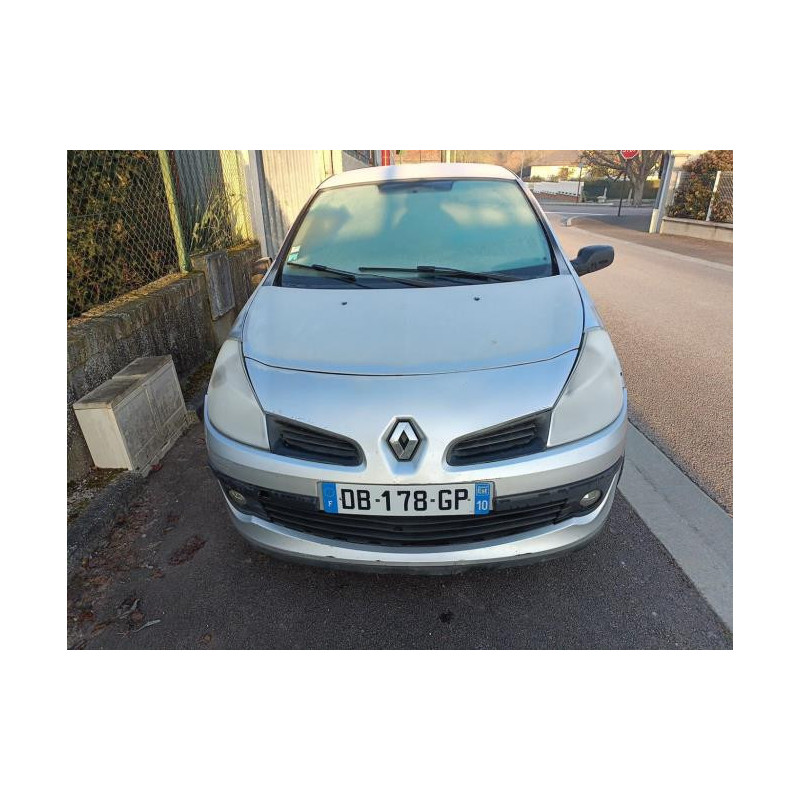 Platine feu arriere droit RENAULT CLIO 3 PHASE 1 d’occasion