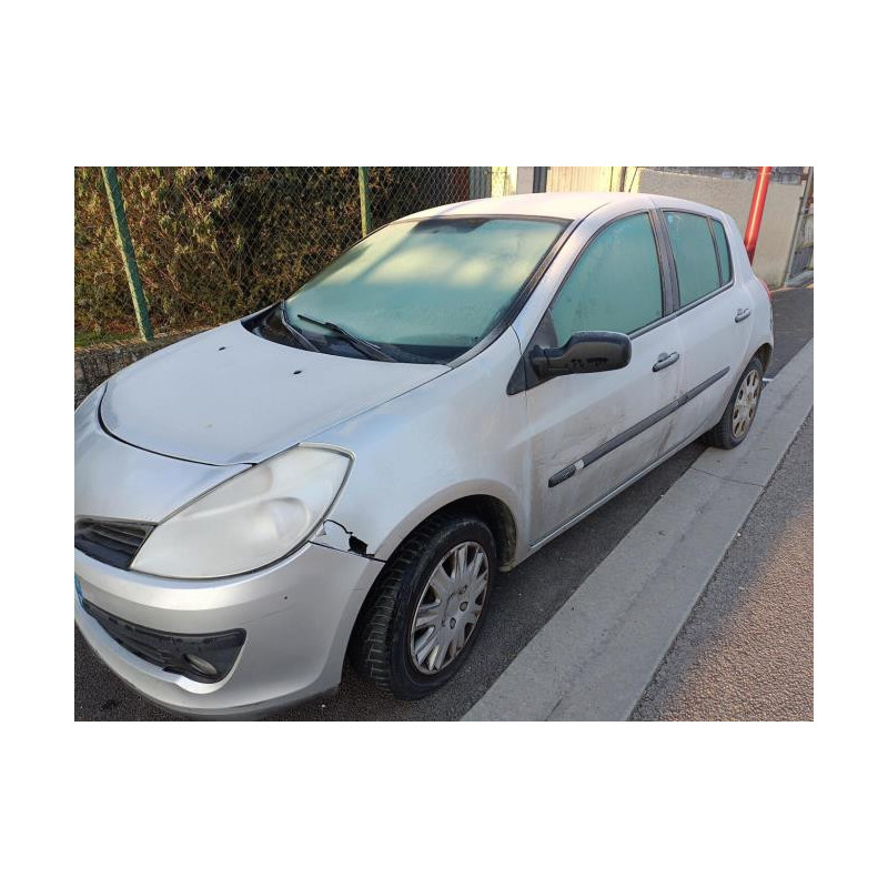 Platine feu arriere droit RENAULT CLIO 3 PHASE 1 d’occasion