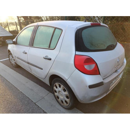 Platine feu arriere droit RENAULT CLIO 3 PHASE 1 d’occasion