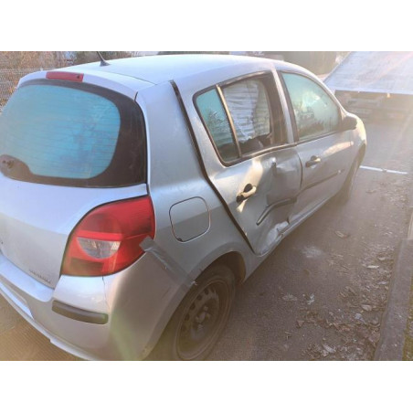 Platine feu arriere droit RENAULT CLIO 3 PHASE 1 d’occasion