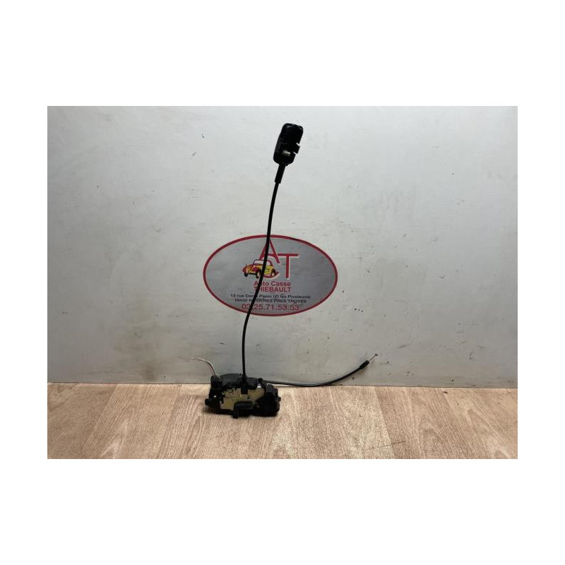 Serrure avant droit RENAULT CLIO 3 PHASE 2 d’occasion
