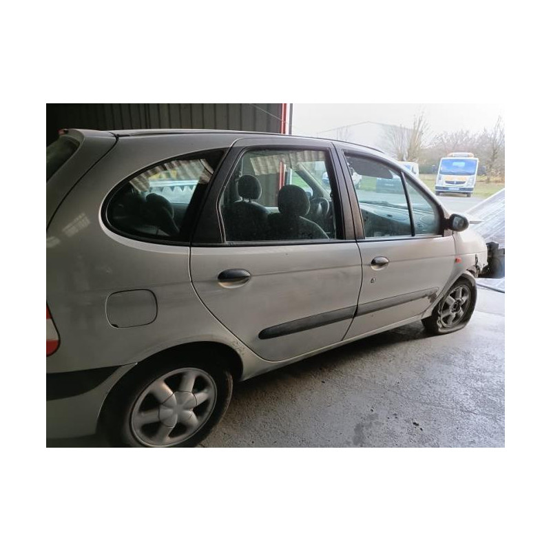 Bras essuie glace avant droit RENAULT SCENIC 1 PHASE 2 d’occasion